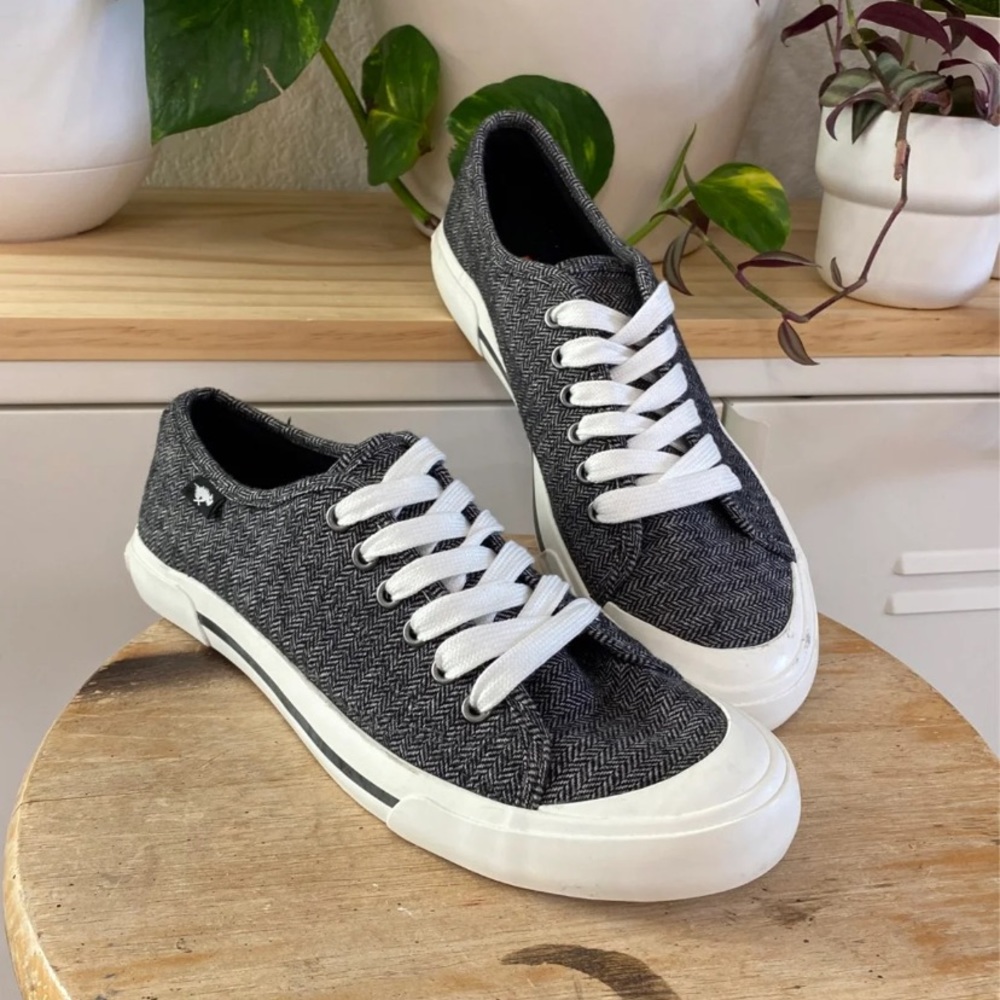 Rocket Dog Canvas Shoe